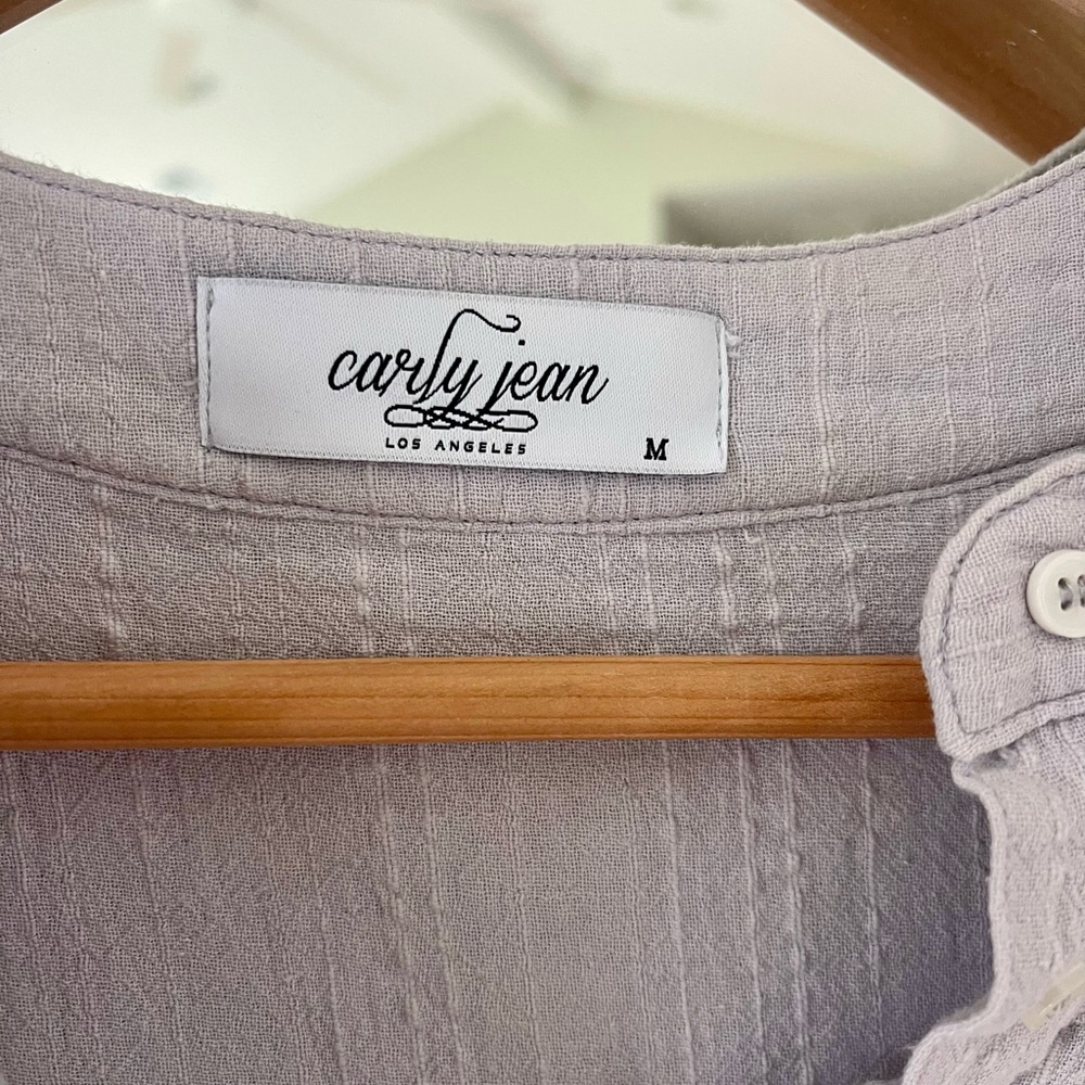 Carly Jean Los Angeles Textured Top - Picture 3 of 3